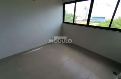 Apartamento com 2 quartos para alugar na Rua Paraíba, --, Umuarama, Uberlândia