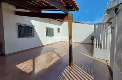 Casa residencial à venda, 3 quartos, 1 suíte, 4 vagas, tibery - uberlândia/mg