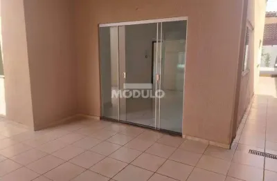 Casa à venda com 2 quartos e 2 vagas - jardim europa uberlândia/mg