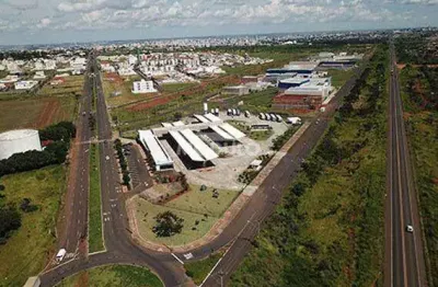 Terreno à venda na Avenida Palmeira Real, --, Novo Mundo, Uberlândia