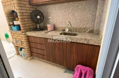 Apartamento terreo novo mundo com armarios planejados, 2 quartos, suite e 77 mts privativos