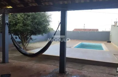 Casa residencial à venda, 2 quartos, 5 vagas, granada - uberlândia/mg