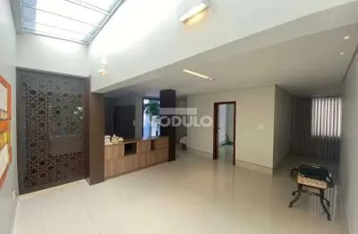Casa com 3 quartos à venda na Rua Coronel Severiano, --, Tabajaras, Uberlândia