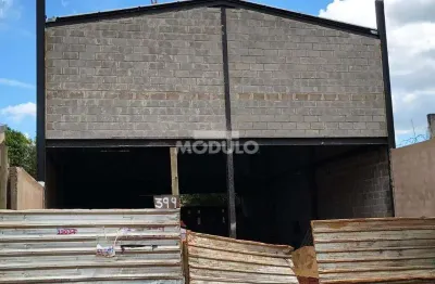 Barracão / Galpão / Depósito para alugar na Rua dos Taróis, --, Taiaman, Uberlândia