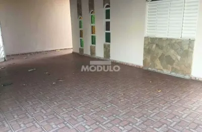 Casa residencial à venda, 3 quartos, 1 suíte, 2 vagas, santa luzia - uberlândia/mg