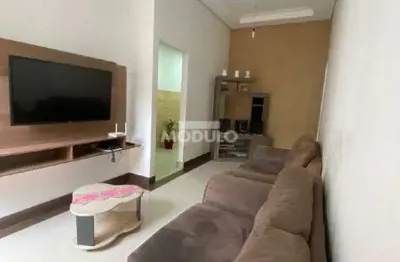 Casa residencial à venda, 3 quartos, 1 suíte, 1 vaga, luizote de freitas - uberlândia/mg