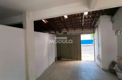 Barracão / Galpão / Depósito para alugar na Rua Maria Abrão Calil, --, Pacaembu, Uberlândia