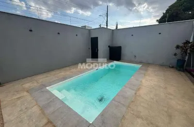 Casa a venda cidade jardim , 3 suites, área de laze, 250 mts privativos
