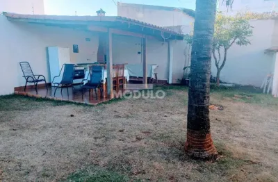 Casa residencial à venda, 4 quartos, 2 suítes, 2 vagas, santa mônica - uberlândia/mg