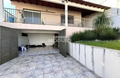 Casa residencial à venda, 3 quartos, 1 suíte, 4 vagas, santa mônica - uberlândia/mg