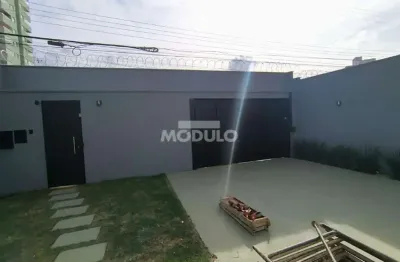 Casa residencial para locação, bairro tubalina cim 3 quartos