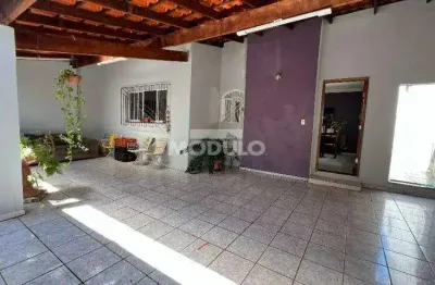 Casa residencial à venda, 3 quartos, 2 suítes, 3 vagas, santa mônica - uberlândia/mg