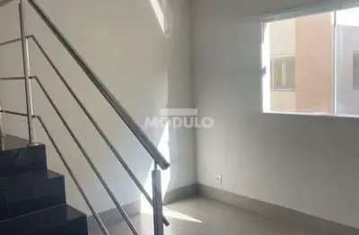 Casa estilo sobrado ,bairro marrtins 3 quartos com suite, imovel de oportunidade