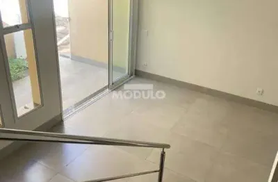 Casa estilo sobrado ,bairro marrtins 3 quartos com suite oportunidade