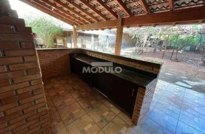 Casa comercial para alugar na Rua Lirios Azuis, --, Cidade Jardim, Uberlândia