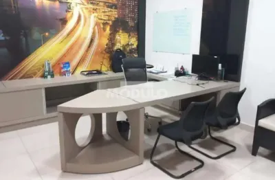 Casa comercial para locação no bairro vigilato pereira