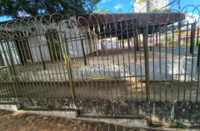 Casa comercial para alugar na Avenida Nicomedes Alves dos Santos, --, Lidice, Uberlândia