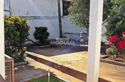 Casa comercial para alugar na Avenida Getúlio Vargas, --, Centro, Uberlândia