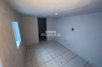 Casa residencial para locação, bairro vigilato pereira