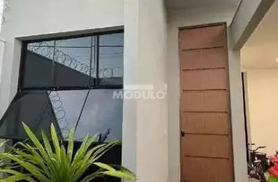 Casa residencial para locação, bairro novo mundo com 4 quartos