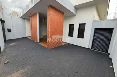 Casa comercial para locação no centro com 3 quartos