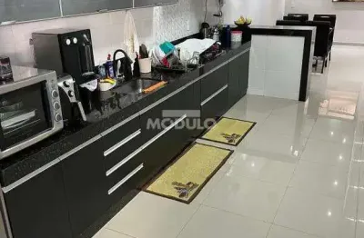 Casa residencial à venda, 3 quartos, 1 suíte, 2 vagas, residencial lago azul - uberlândia/mg