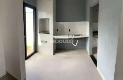 Sobrado à venda, 3 quartos, 1 suíte, 2 vagas, laranjeiras - uberlândia/mg
