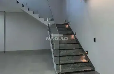 Sobrado à venda, 5 quartos, 2 suítes, 3 vagas, vigilato pereira - uberlândia/mg