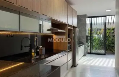 Casa residencial à venda, 3 quartos, 1 suíte, 2 vagas, novo mundo - uberlândia/mg