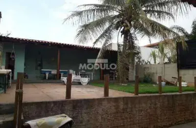 Casa residencial à venda, 3 quartos, 5 vagas, jaragua - uberlândia/mg