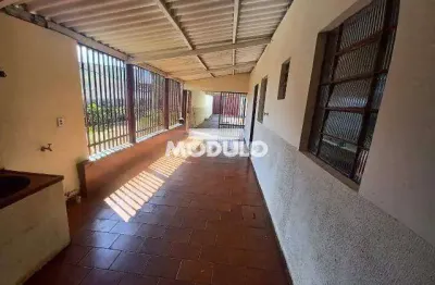 Casa residencial à venda, 2 quartos, 1 vaga, marta helena - uberlândia/mg