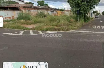 Terreno à venda na Avenida Fernando Vilela, --, Osvaldo Rezende, Uberlândia