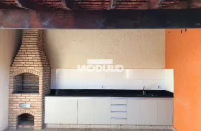 Casa de condomínio à venda, 2 quartos, 2 vagas, aclimação - uberlândia/mg