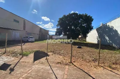 Terreno à venda na Rua Padre Pio, --, Martins, Uberlândia