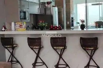 Casa residencial à venda, 3 quartos, 1 suíte, 2 vagas, minas gerais - uberlândia/mg