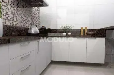 Apartamento com 3 quartos para alugar na Rua Orozimbo Ribeiro, --, Santa Mônica, Uberlândia