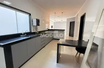 Casa residencial à venda, 4 quartos, 3 suítes, 2 vagas, novo mundo - uberlândia/mg