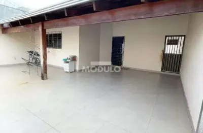 Casa residencial à venda, 3 quartos, 1 suíte, 3 vagas, santa mônica - uberlândia/mg
