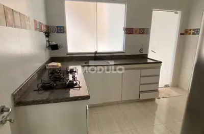 Apartamento mobiliado para locação no bairro jardim botânico.