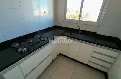 Apartamento com 2 quartos para alugar na Avenida Rio Branco, --, Centro, Uberlândia