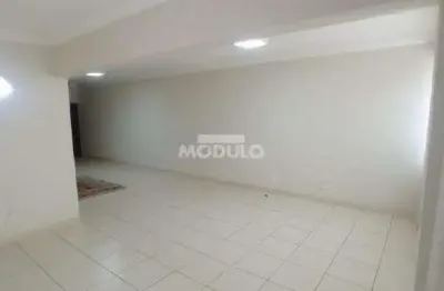 Apartamento à venda, 3 quartos, 1 suíte, 1 vaga, centro - uberlândia/mg