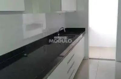 Apartamento com 3 quartos para alugar na Rua Paraná, --, Brasil, Uberlândia