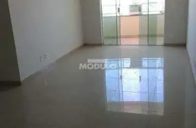 Apartamento com 3 quartos para alugar na Rua Paraná, --, Brasil, Uberlândia