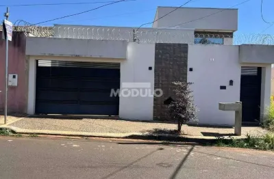 Casa residencial para locação no bairro jardim ipanema.