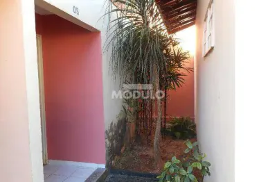 Casa residencial para aluguel, 2 quartos, 1 suíte, santa mônica - uberlândia/mg
