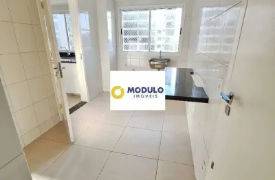 Apartamento com 4 quartos para alugar na Rua Teixeira Santana, --, Fundinho, Uberlândia