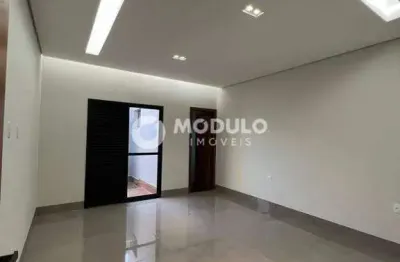 Casa residencial à venda, 4 vagas, paraiso - araguari/mg