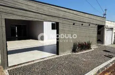 Casa residencial à venda, 3 quartos, 1 suíte, 2 vagas, nova uberlandia - uberlândia/mg