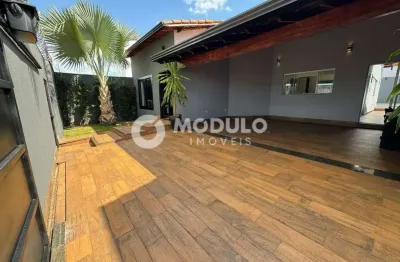 Casa residencial à venda, 3 quartos, 2 suítes, 3 vagas, cidade jardim - uberlândia/mg