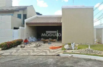 Casa em condomínio para locação no bairro jardim inconfidência.
